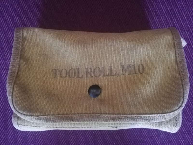 20mm cannon cleaning kit. Possibly Rhodesian. No overseas postage.