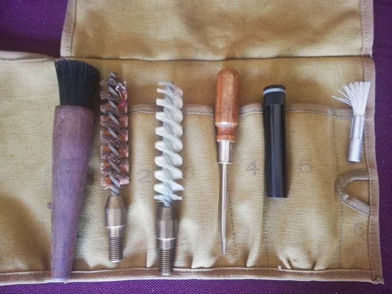 20mm cannon cleaning kit. Possibly Rhodesian. No overseas postage.