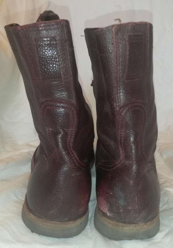 SADF anti-tracking boots, used by Recces/32 Battalion. Waxies.