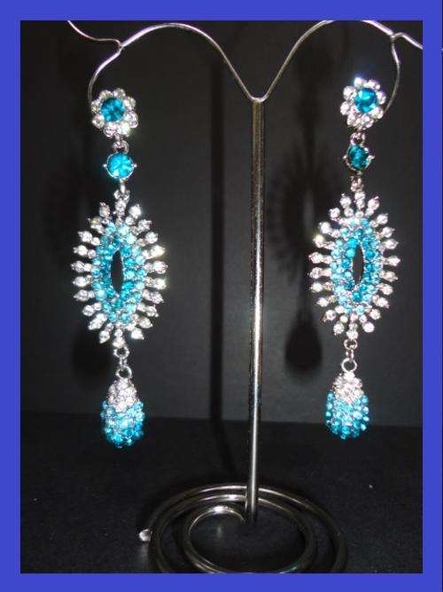 Crystal Turquois Piercing Earrings