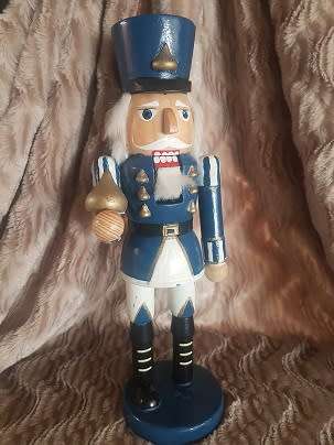 NUTCRACKER