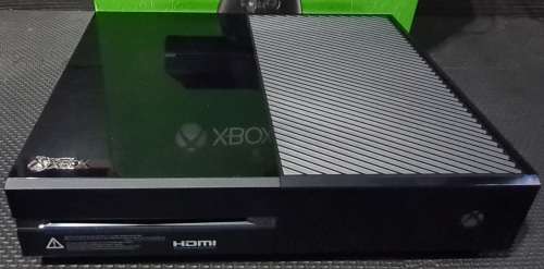 Xbox One 500gb with 3 games.