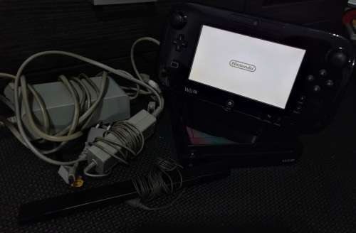 Nintendo Wii U Deluxe edition console with Gane pad and all cables