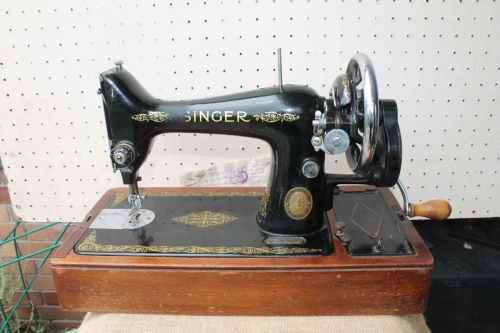 Singer Sewing Machine 99K Vintage