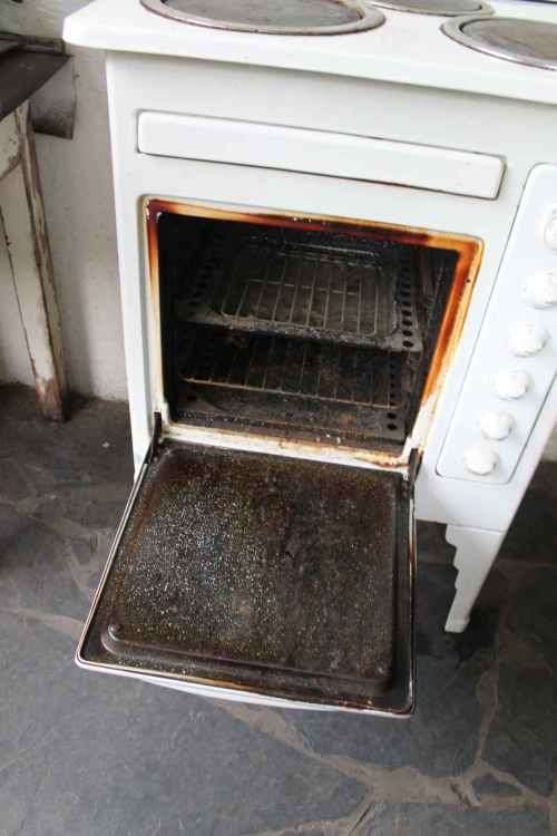 Stove Defy Enamel Four Legs
