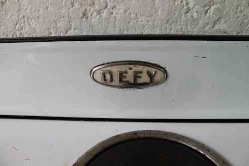 Stove Defy Enamel Four Legs