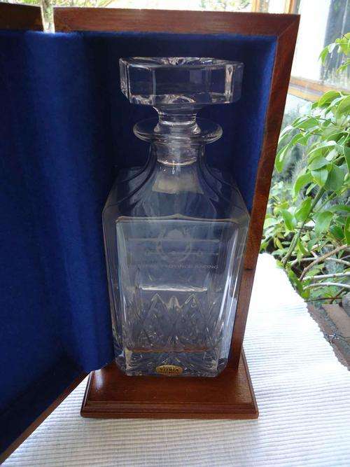 Decanter Handcut Lead Crystal in Wooden Case