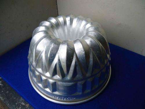 Vintage Dr. Oekter Baking Tin
