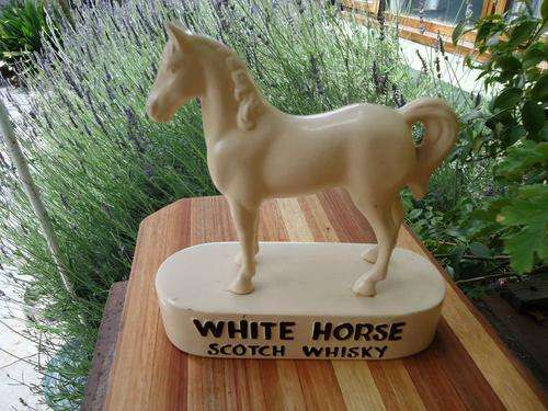 White Horse Whisky Wit Perd Ornament