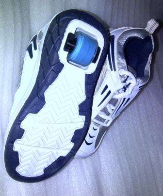 Heelys - Roller Shoes - Size 2