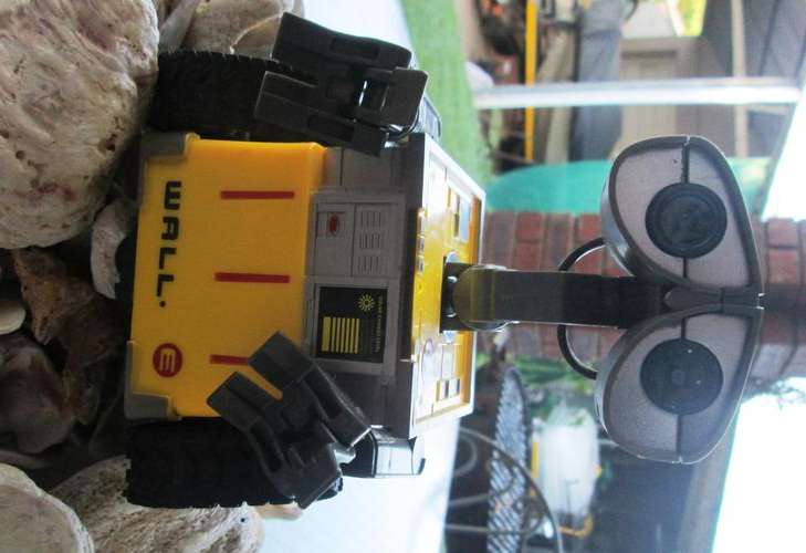 Wall.E the Intellegent Robot - PERFECT Christmas Present.