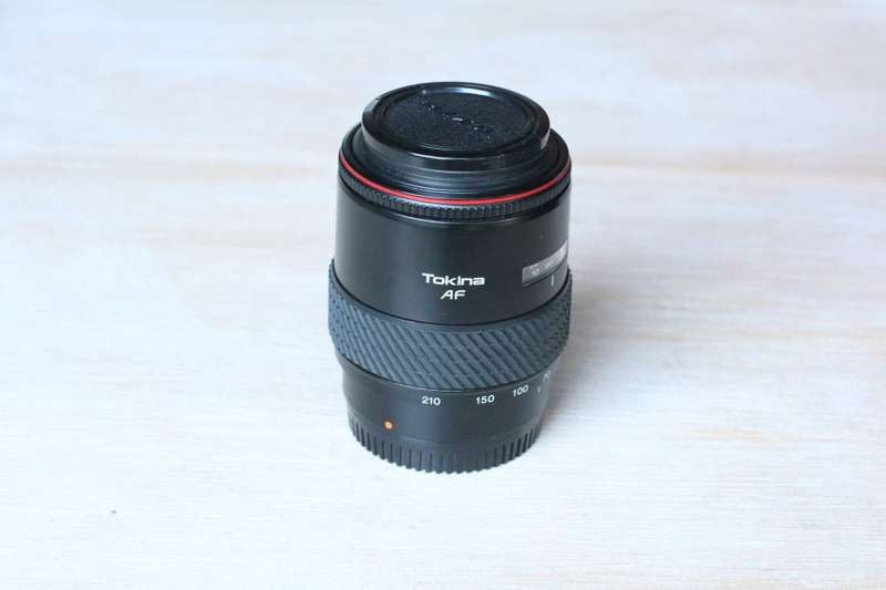 Sony Alpha70-210mm Zoom Lens by Tokina