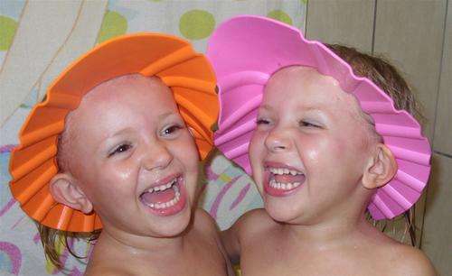 ##Specials##SNAP ON SHAMPOO CAPS with 4 ADJUSTABLE CLIPS (low shipping cost R27.50)