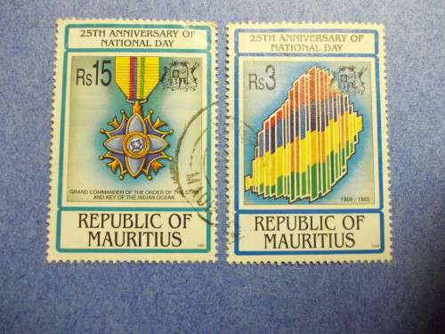 Mauritius 1993 - 25th Anniver. of National Day - Rs15, Rs13 - Used