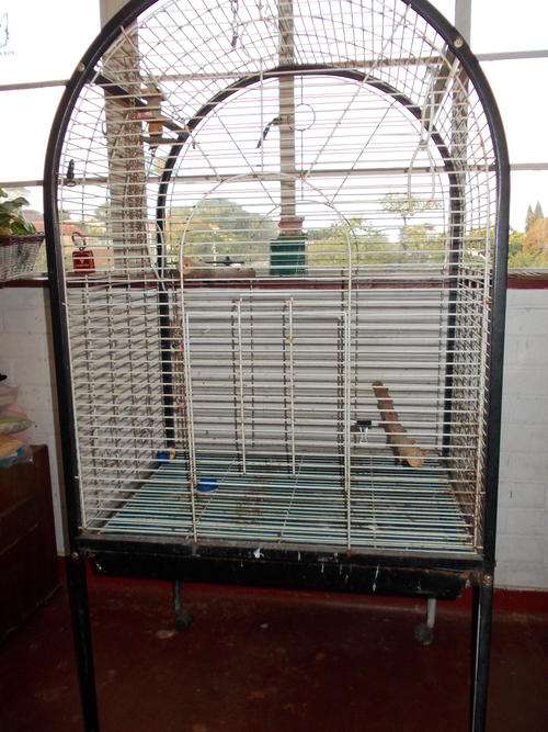 LARGE BIRD CAGE