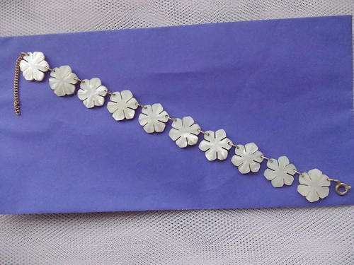 BEAUTIFUL MOTHER OF PEARL BRACELET.