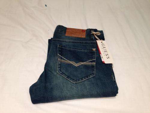 LADIES GUESS JEANS W28