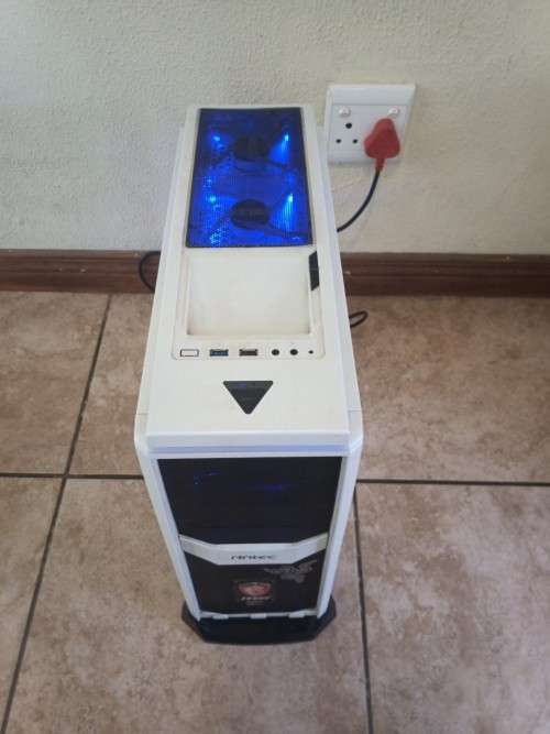 Antec AMD Gaming Rig 6-Cores 6-Threads, 16GB Ram, MSI 970 Gaming MB, MSI RX570 4GB Graphics, 6 Fans