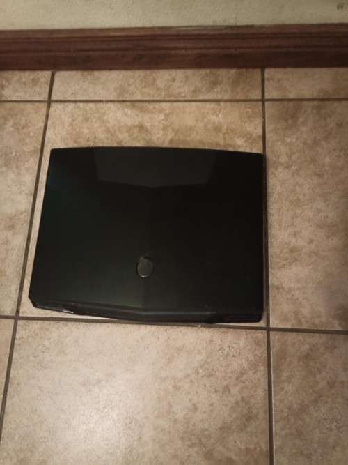 Dell Alienware M17x R2 Gaming Laptop - FOR REPAIRS OR PARTS