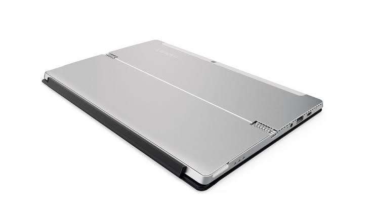 *2-in-1* Lenovo Miix 520 Touch Core i7 8550u, 256GB SSD, 8GB DDR4, Windows 11
