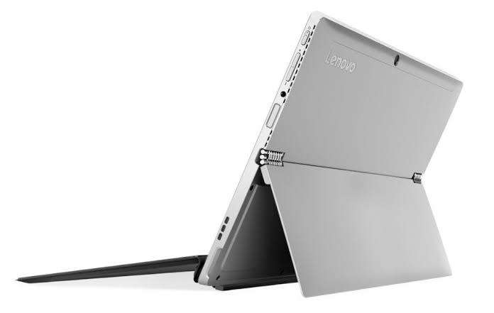 *2-in-1* Lenovo Miix 520 Touch Core i7 8550u, 256GB SSD, 8GB DDR4, Windows 11