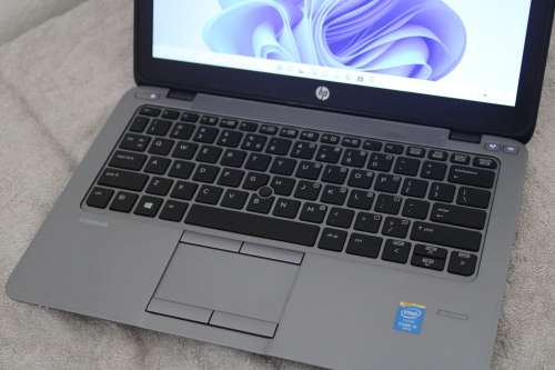 Hp elitebook 13inch laptop. i5 5th gen, 8GB Ram, 500gb hdd