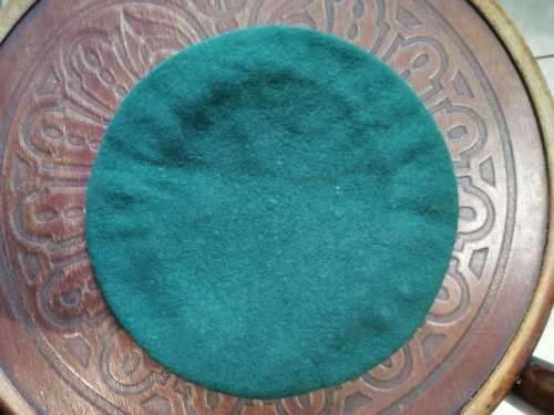 Rhodesian Light Infantry  ( RLI ) beret with badge.