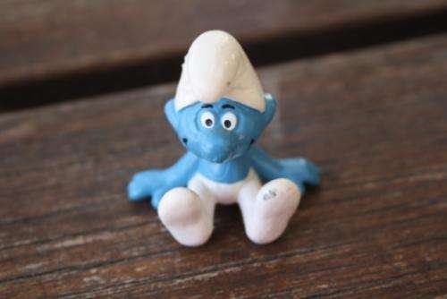 Sitting Smurf, rarer small mould version
