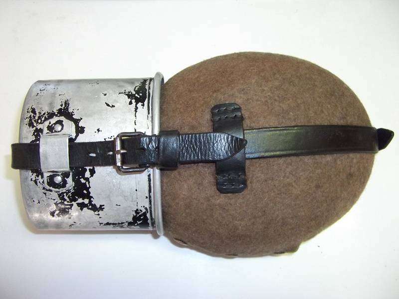 German WW2 Canteen with cup