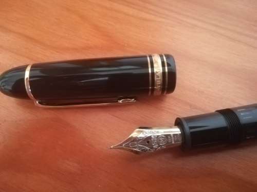 Mont Blanc Meisterstuck 149 fountain pen