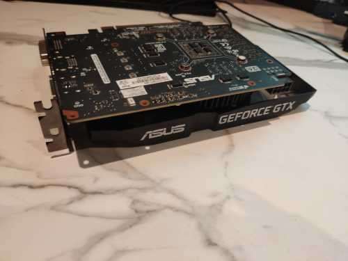 Asus GeForce GTX 1660 Ti Dual OC Edition