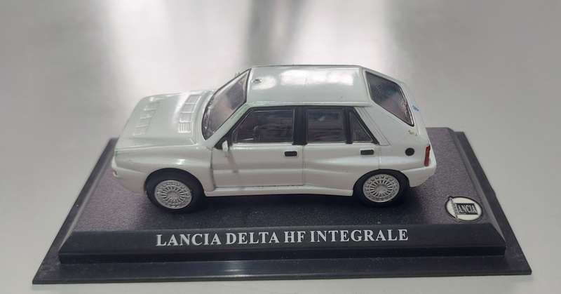 1999 delprado 1:43 scale car collection