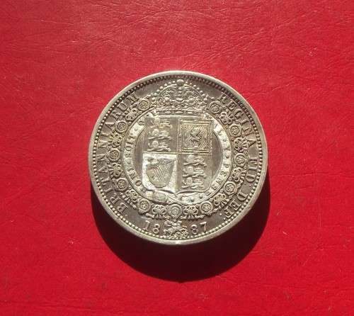 1887 BRITAIN SILVER HALF CROWN. BEAUTIFUL COIN. (COIN 3)