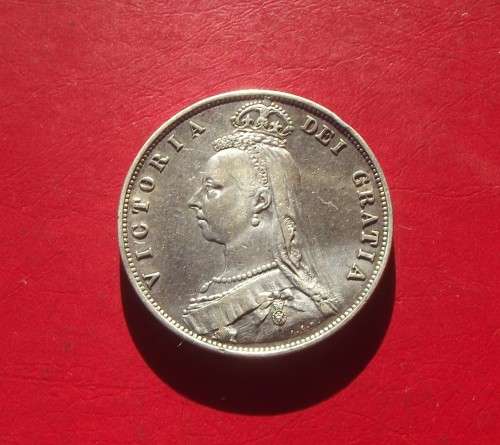 1887 BRITAIN SILVER HALF CROWN. BEAUTIFUL COIN. (COIN 3)