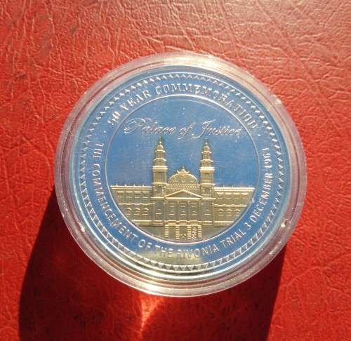 SILVER 1 OUNCE MANDELA/RIVONIA MEDALLION WITH GOLD PLATING. PROOF SEALED IN PLASTIC.