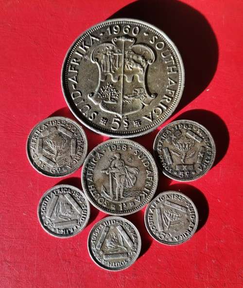 COLLECTION OF 50% SILVER UNION COINS.