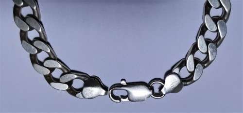 BIG, HEAVY STERLING SILVER MENS BRACELET. WEIGHT: 29.57 GRAMS. LENGHT: 23.5 CM. WIDTH: 9MM