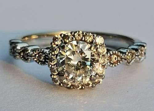 925 SILVER CHETE RING WITH CLEAR STONE. WEIGHT: 2.09 GRAMS.