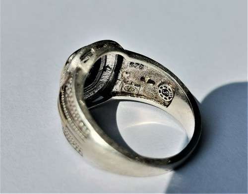 SILVER AND GOLD RING. STAMPED 925 AND 375 (GOLD). WEIGHT: 5.90 GRAMS.