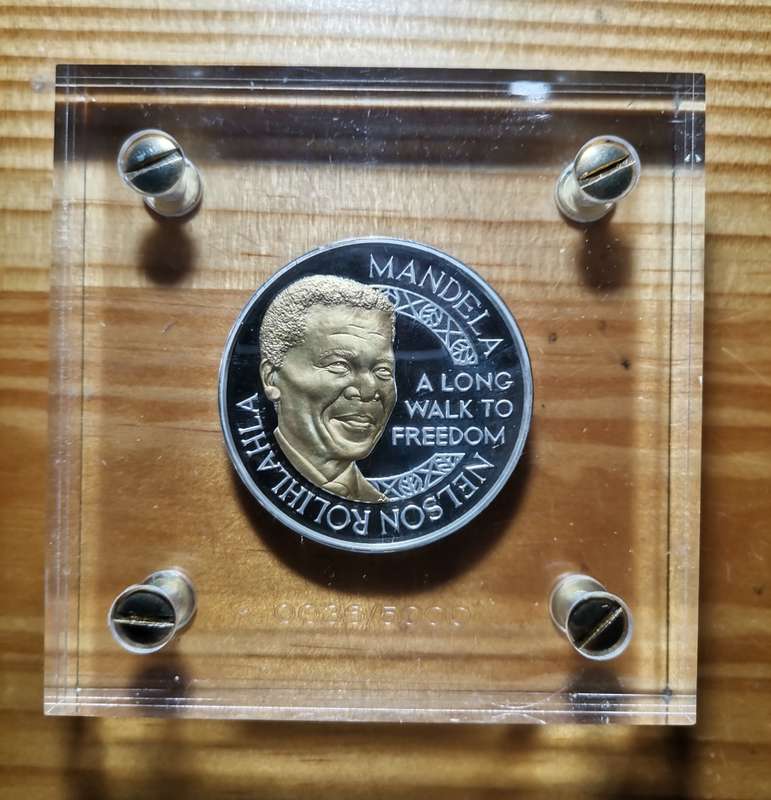 HUGE 100 GRAM PROOF 925 SILVER MEDALLION. MANDELA FATHER OF A NATION. LOW SERIAL NR.