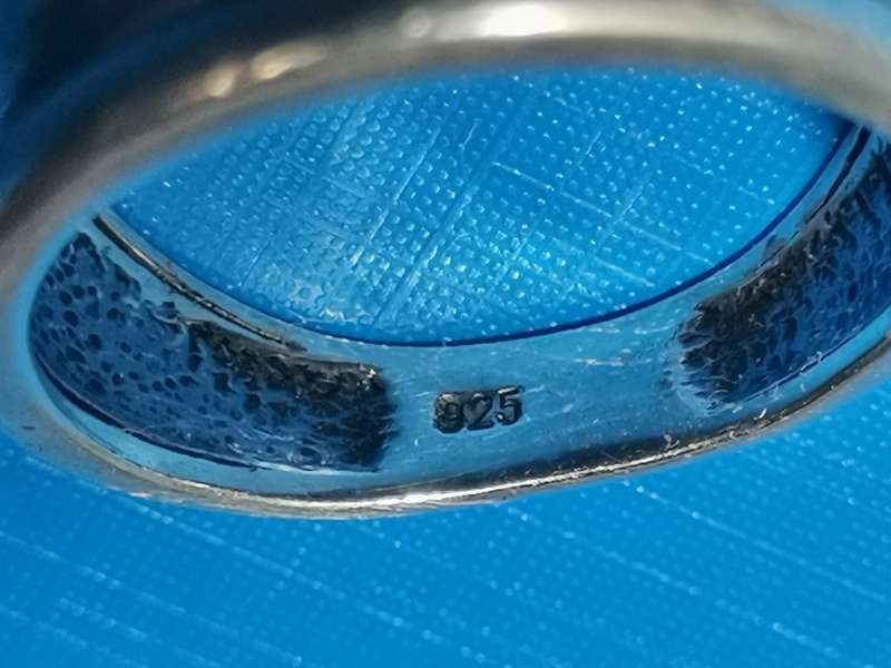 SILVER 925 RING. WEIGHT: 6.40 GRAMS.  INSIDE DIAMETER: 17MM+.