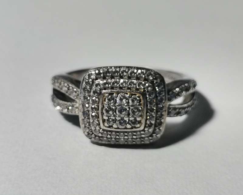 SILVER 925 RING. WEIGHT: 3.67 GRAMS.  INSIDE DIAMETER: 16MM.