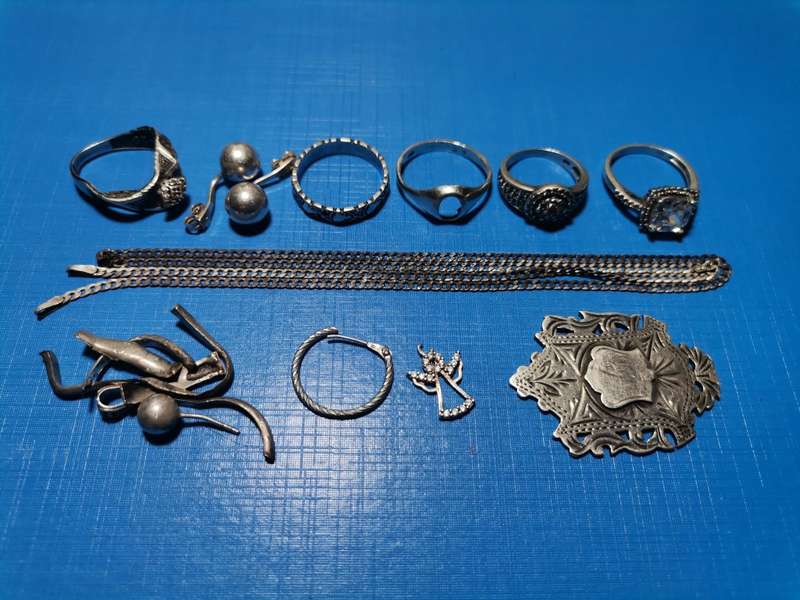 925 STERLING SILVER SCRAP JEWELERY. WEIGHT: 38.10 GRAMS.