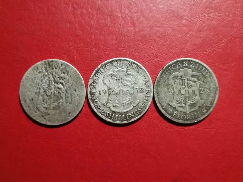 3 X SA UNION SILVER 2 SHILLINGS. 1933/1928. 80% SILVER. BID PER COIN TO TAKE ALL.