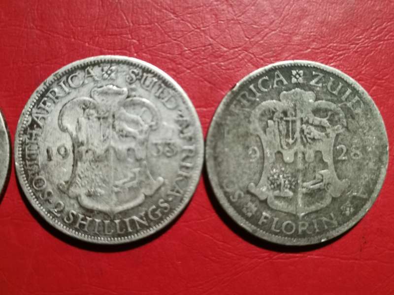 3 X SA UNION SILVER 2 SHILLINGS. 1933/1928. 80% SILVER. BID PER COIN TO TAKE ALL.