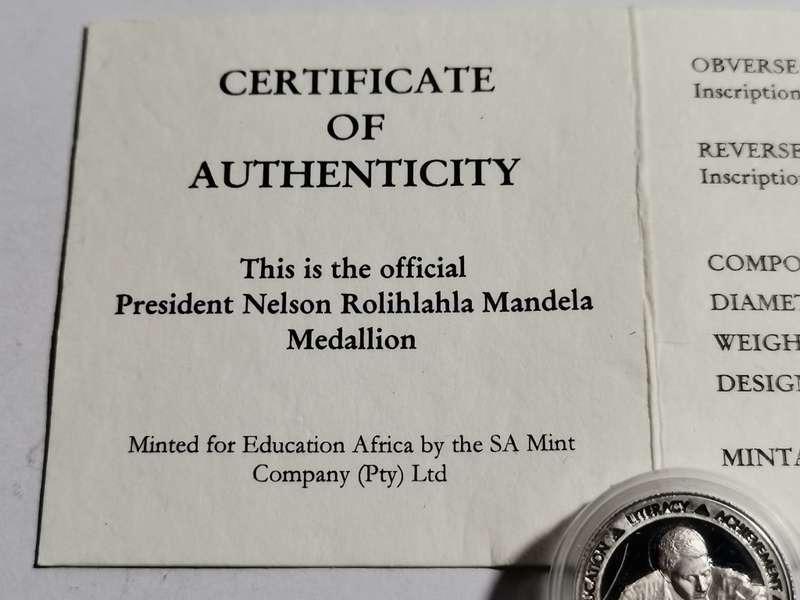 FNB PROOF PURE SILVER MANDELA MEDALLION WITH CERTIFICATE.