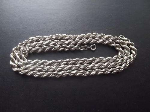 A Vintage Silver Ladies Chain - 18.15 grams and 60cm lenght.