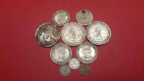 COLLECTION OF SA UNION SILVER COINS - 139 GRAMS OF 50% SILVER.