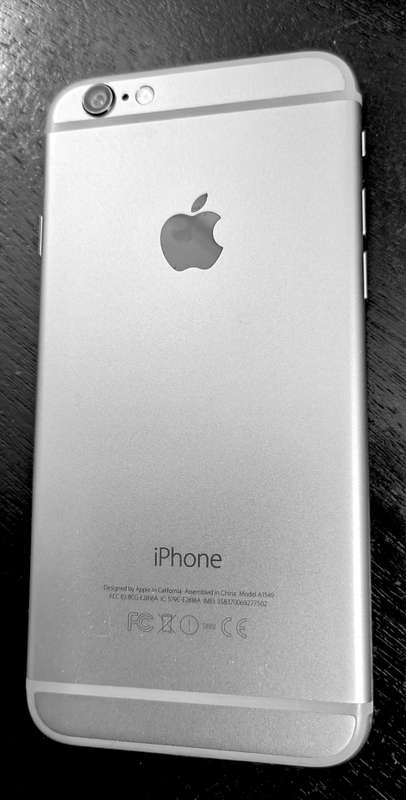 iPHONE 6 - 64GB WITH ACCESSORIES