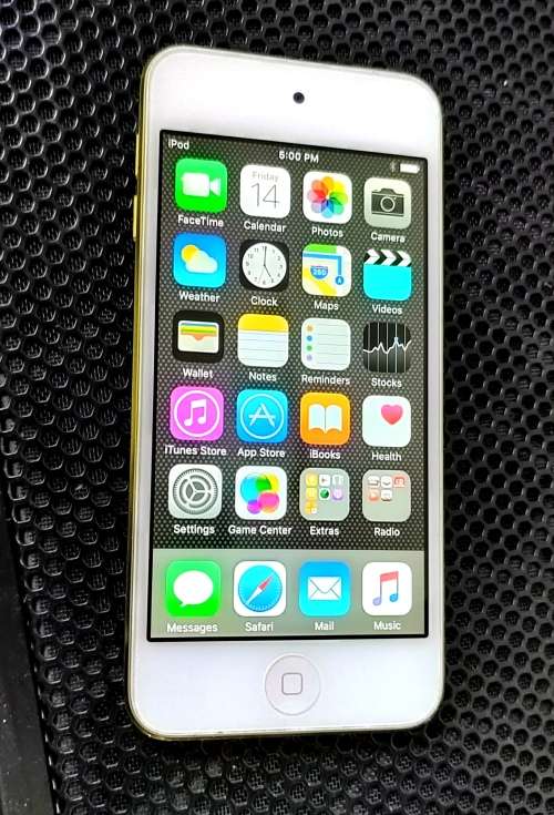 iPOD TOUCH 5TH GEN NEW CONDITION